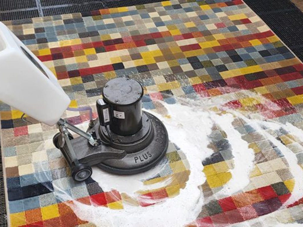 Lavagem de tapete com máquina rotativa pela LeWash